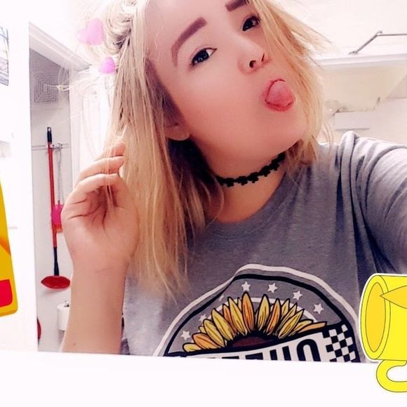 Meet your Posher, Twyla - Picture 1 of 1